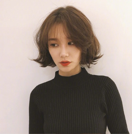时尚短发图片_女生短发造型图片 11