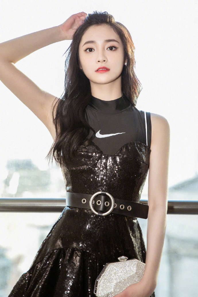 95后美女明星关晓彤周洁琼图片 2