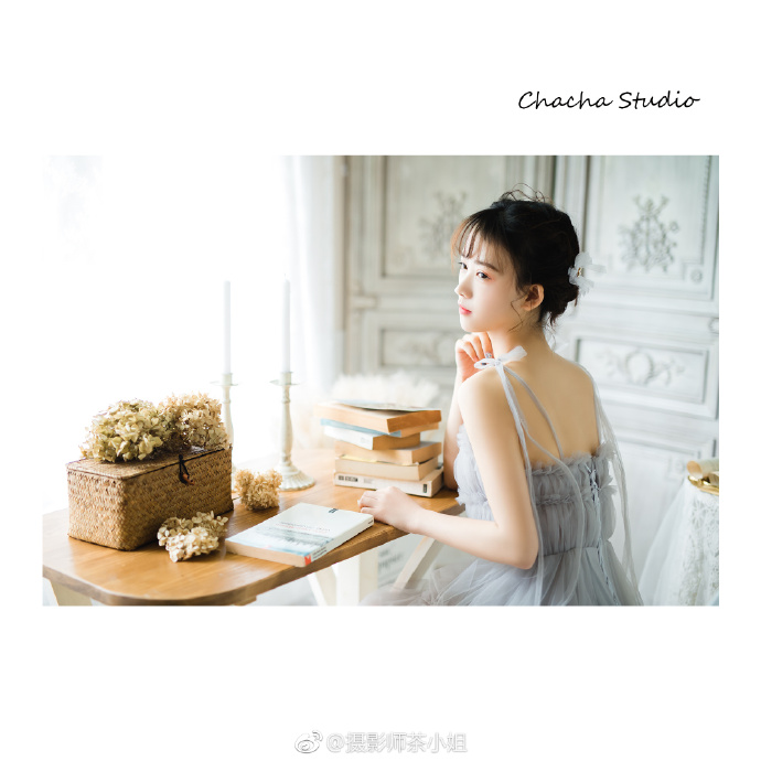 清纯美女灰色纱裙小清新图片 5