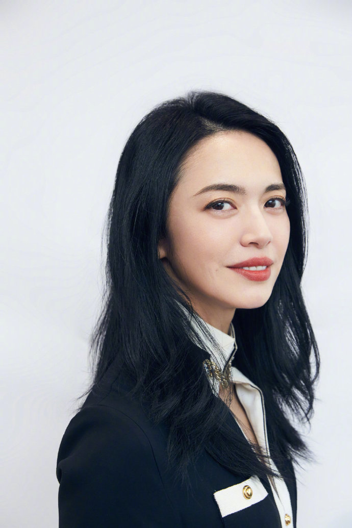 福建美女明星苏明玉姚晨优雅的裙装图片 2