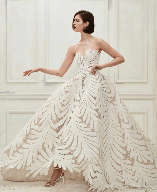 Oscarde la Renta2019秋季婚纱图片