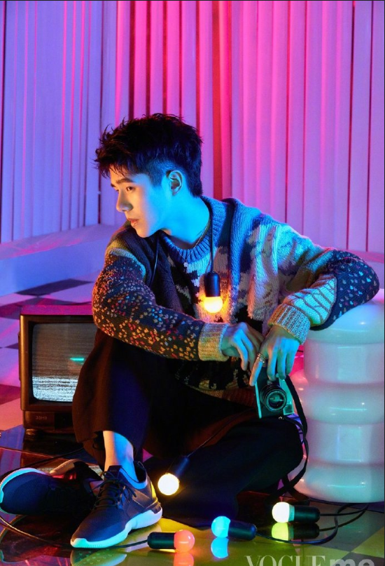 90后明星刘昊然x周冬雨《VogueMe》封面图片 4