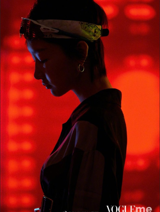 90后明星刘昊然x周冬雨《VogueMe》封面图片 7