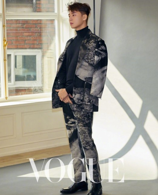 韩国男明星朴叙俊《VOGUE》封面图片 4