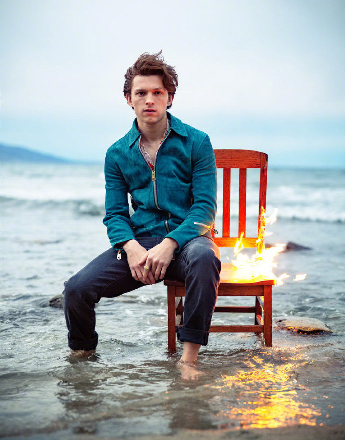 欧美男明星Tom Holland X《Man About Town》图片 3