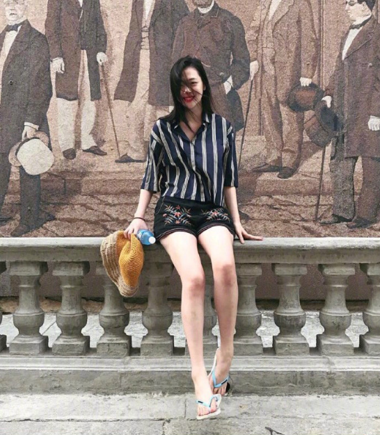 韩国美女图片 女明星崔雪莉春夏旅拍指南 3