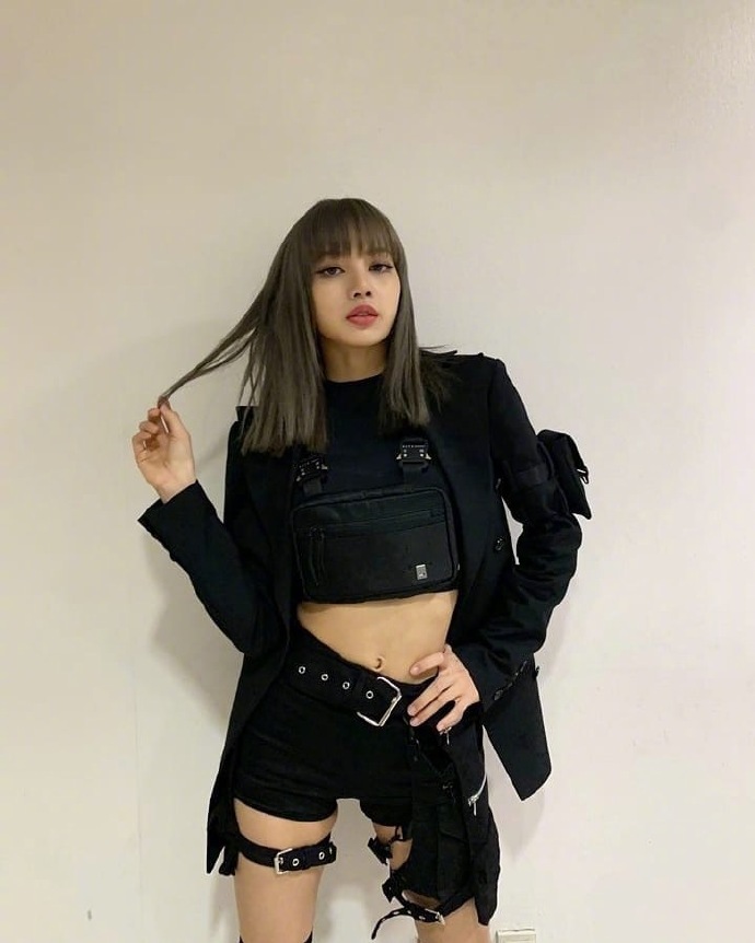 韩国美女组合blackpink成员lisa气质图片 3