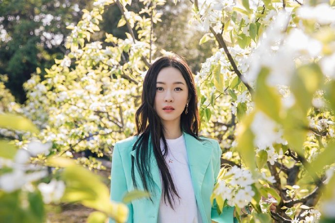 北京美女明星霍思燕带着儿子嗯哼公益图片 3