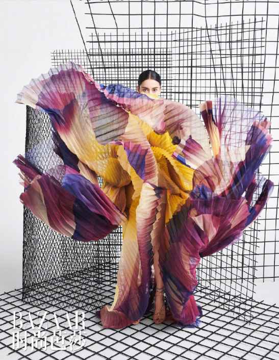 香港美女图片 女明星angelababy《时尚芭莎》封面图 8