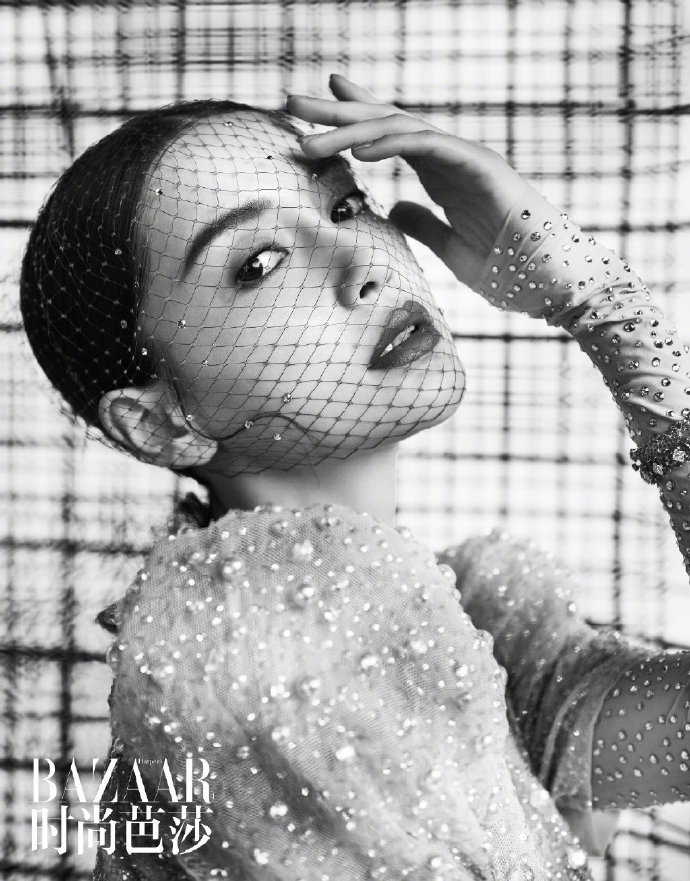 香港美女图片 女明星angelababy《时尚芭莎》封面图 13