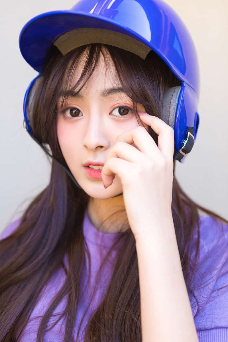 青春美少女带棒球帽运动写真图片 3