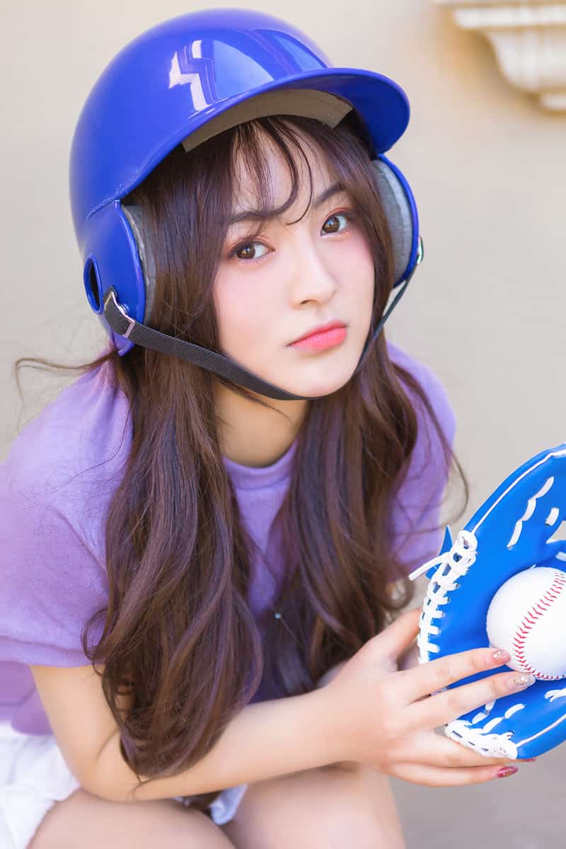 青春美少女带棒球帽运动写真图片 8