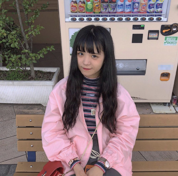 可爱的齐刘海女孩图片 6