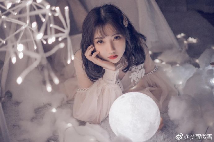 漂亮女人唯美梦幻图片 9