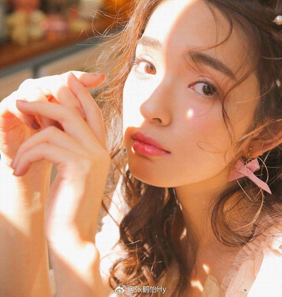 中央美院清纯美女校花张鹤怡私房照图片 6