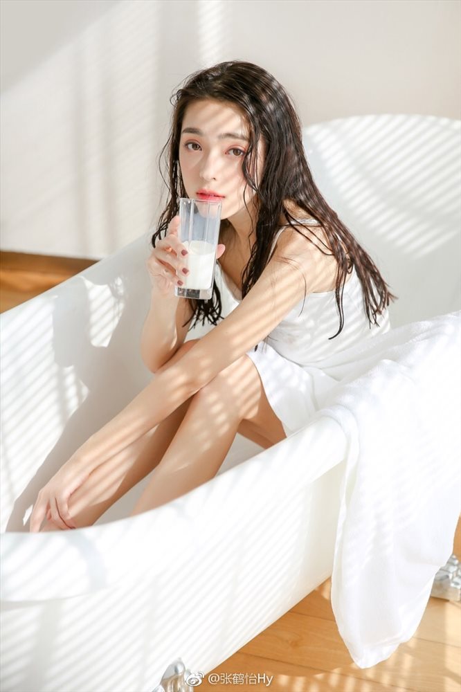 中央美院清纯美女校花张鹤怡私房照图片 8