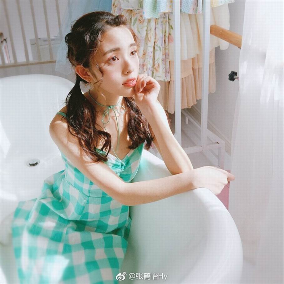 中央美院清纯美女校花张鹤怡私房照图片 11