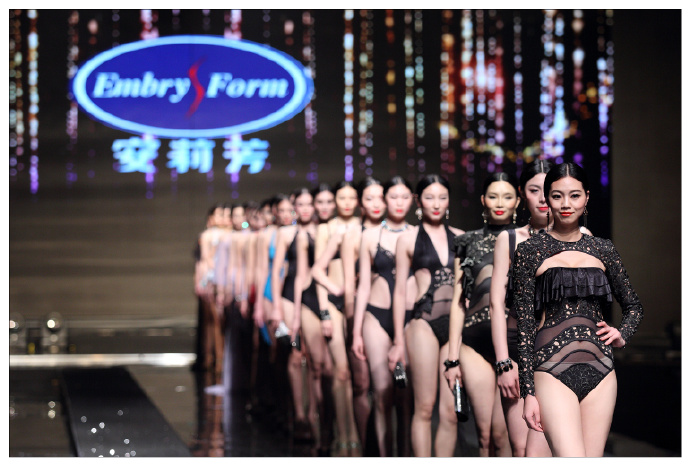 2018SIUF内衣秀性感图片 9