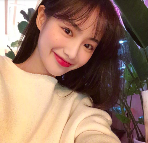 黑色长发美女图片 8