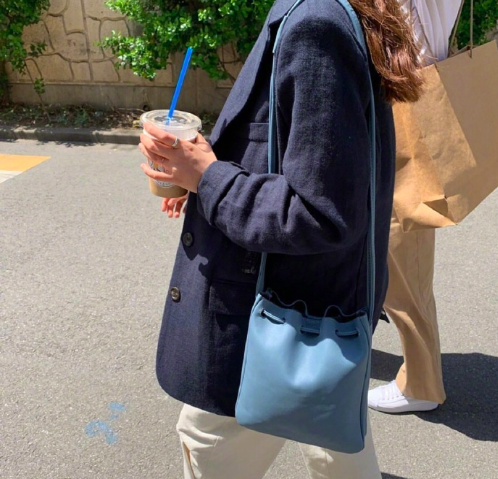 日常韩风随性春季服装搭配图片