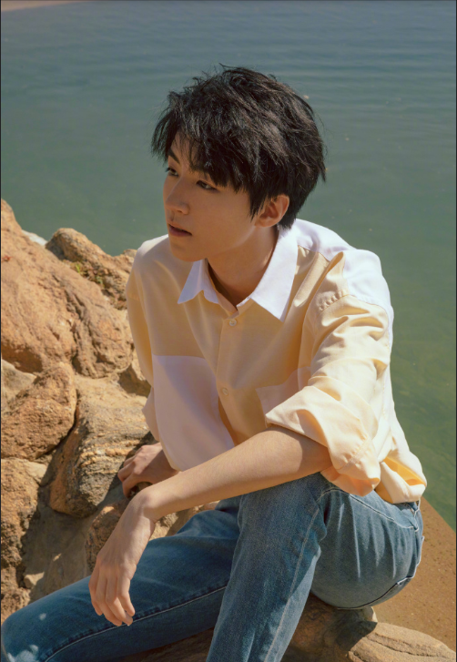 小鲜肉明星帅哥TFBOYS王俊凯旅拍照片 7