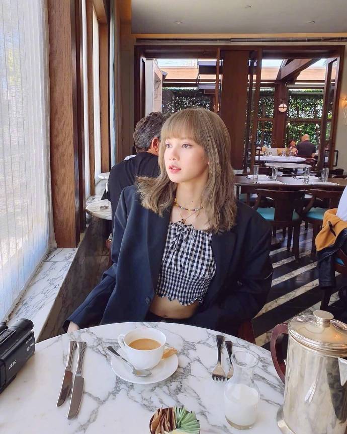 韩国美女组合BLACKPINK成员lisa出游图片 5