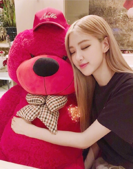 韩国美女明星Blackpink朴彩英图片 5
