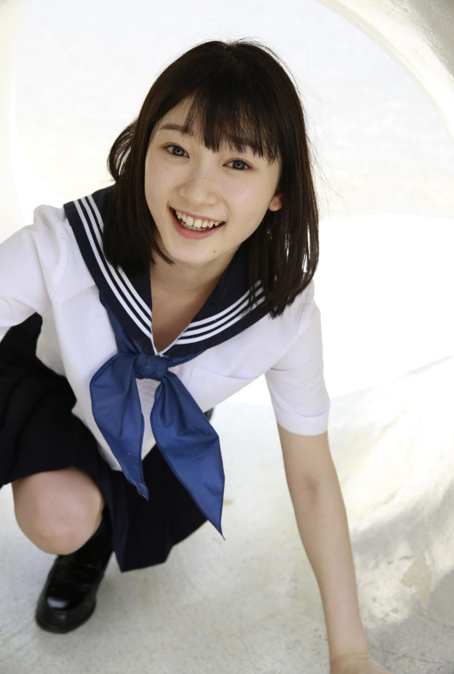 日本学生妹宮本佳林俏皮写真图片 9