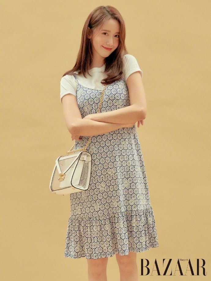 韩国美女明星林允儿《时尚芭莎》图片 6