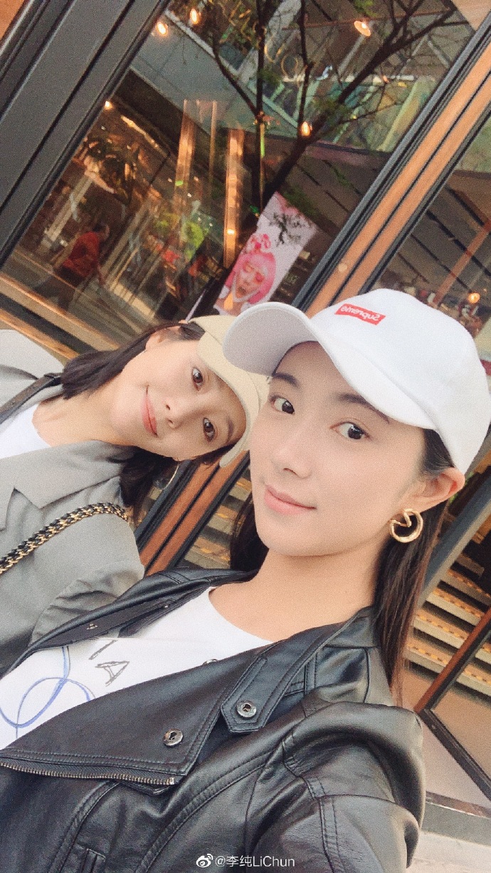安徽美女图片 中国女星李纯春日街拍图片 8