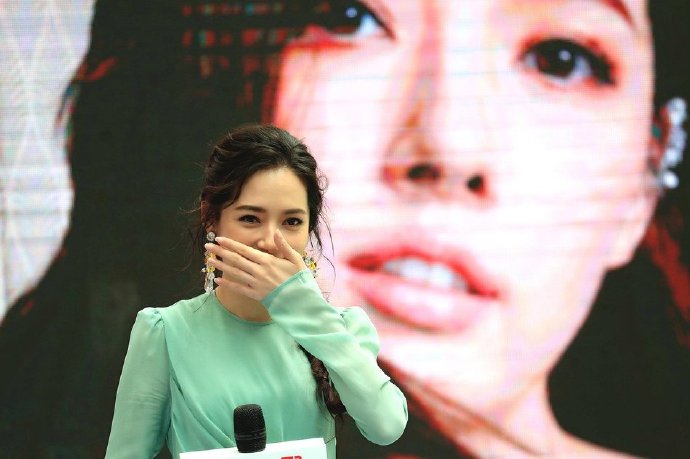 台湾美女图片 广告女神郭碧婷青绿色连衣裙图片 5