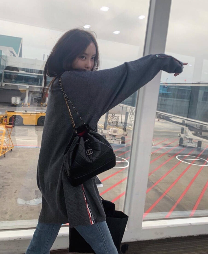 韩国美女演员朴孝敏机场街拍图片 3