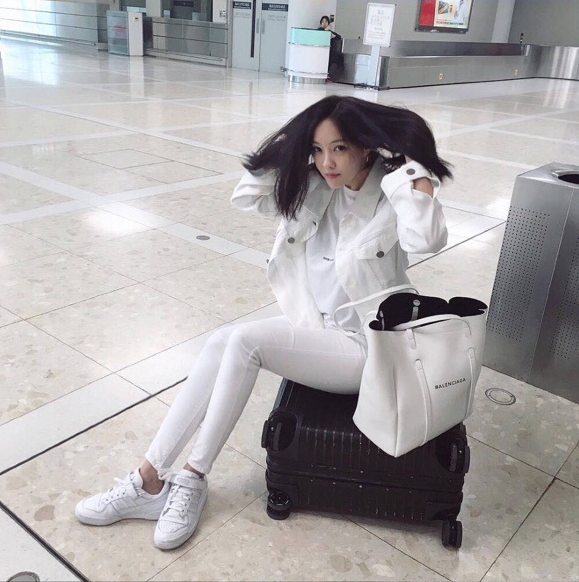 韩国美女演员朴孝敏机场街拍图片 7