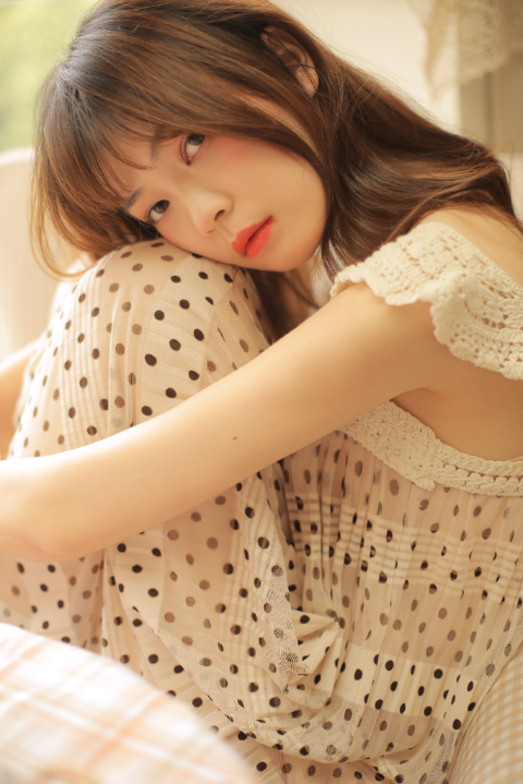 清纯美女图片 元气少女波点吊带裙照片 7