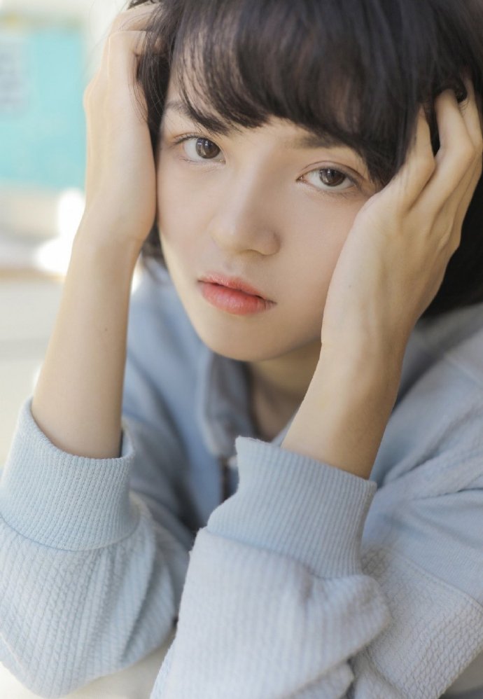 短发美女图片 精致的洋娃娃私房写真图片 3