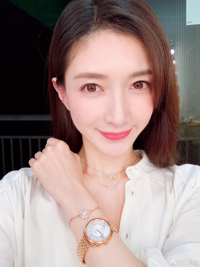 中国美女明星江疏影施华洛世奇宣传图 2