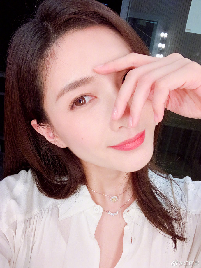 中国美女明星江疏影施华洛世奇宣传图 4