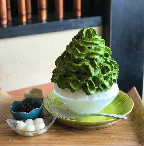 关于抹茶蛋糕甜品图片