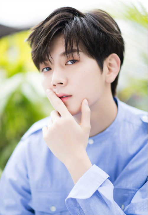 韩国男团NUEST阳光少年高清照片 3