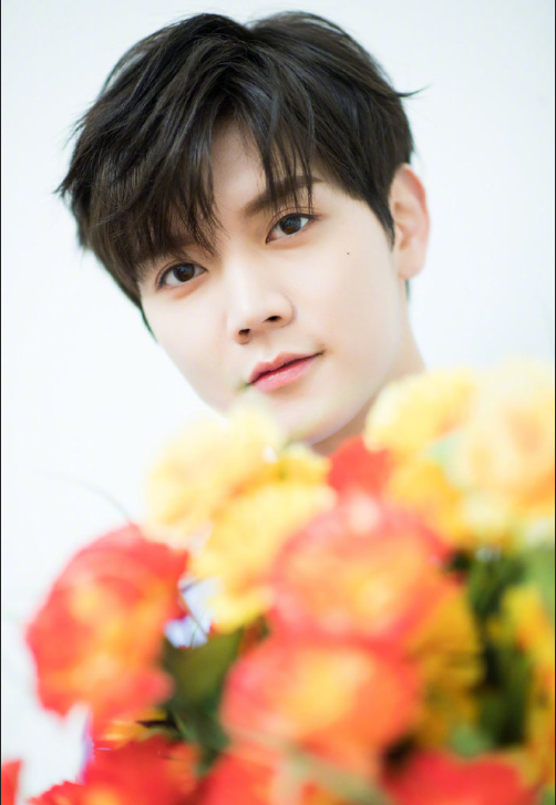 韩国男团NUEST阳光少年高清照片 4