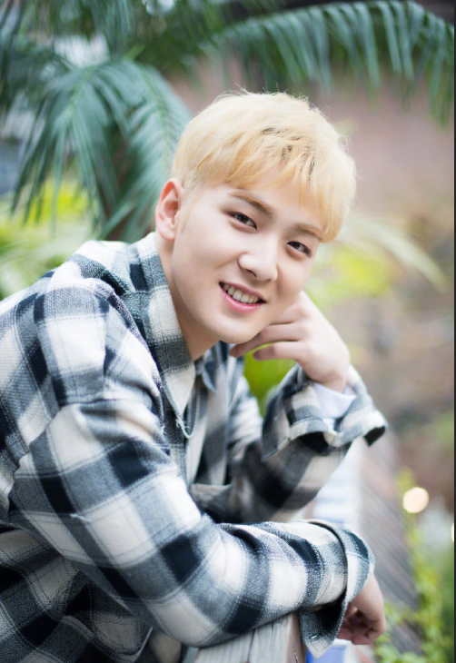 韩国男团NUEST阳光少年高清照片 5