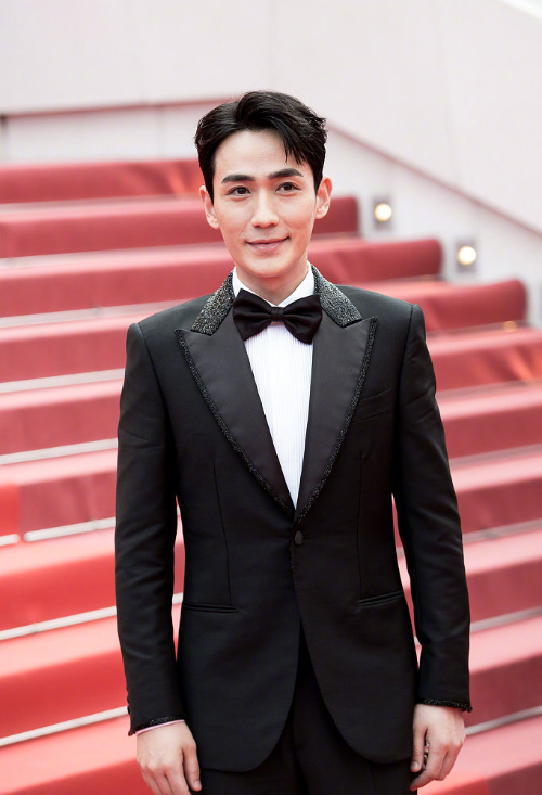 中国男演员男神朱一龙戛纳红毯图片 3