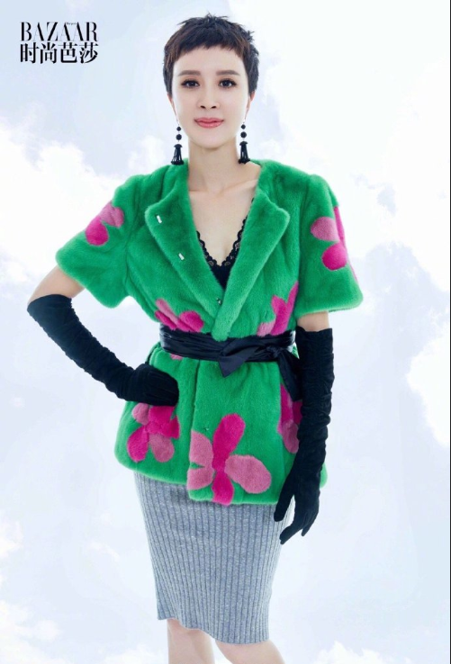 中国美女演员金巧巧戛纳红毯图片 7