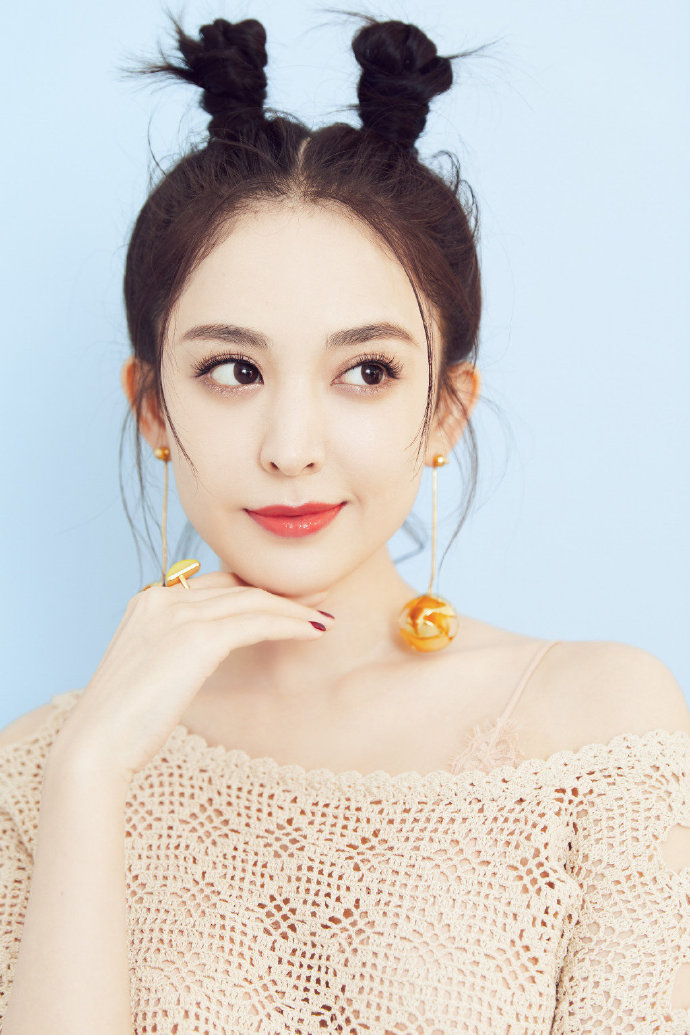 新疆美女图片 &ldquo;哪吒头&rdquo;的古力娜扎可爱又俏皮 5