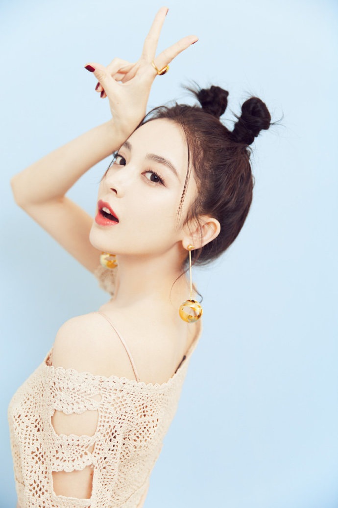 新疆美女图片 &ldquo;哪吒头&rdquo;的古力娜扎可爱又俏皮 7