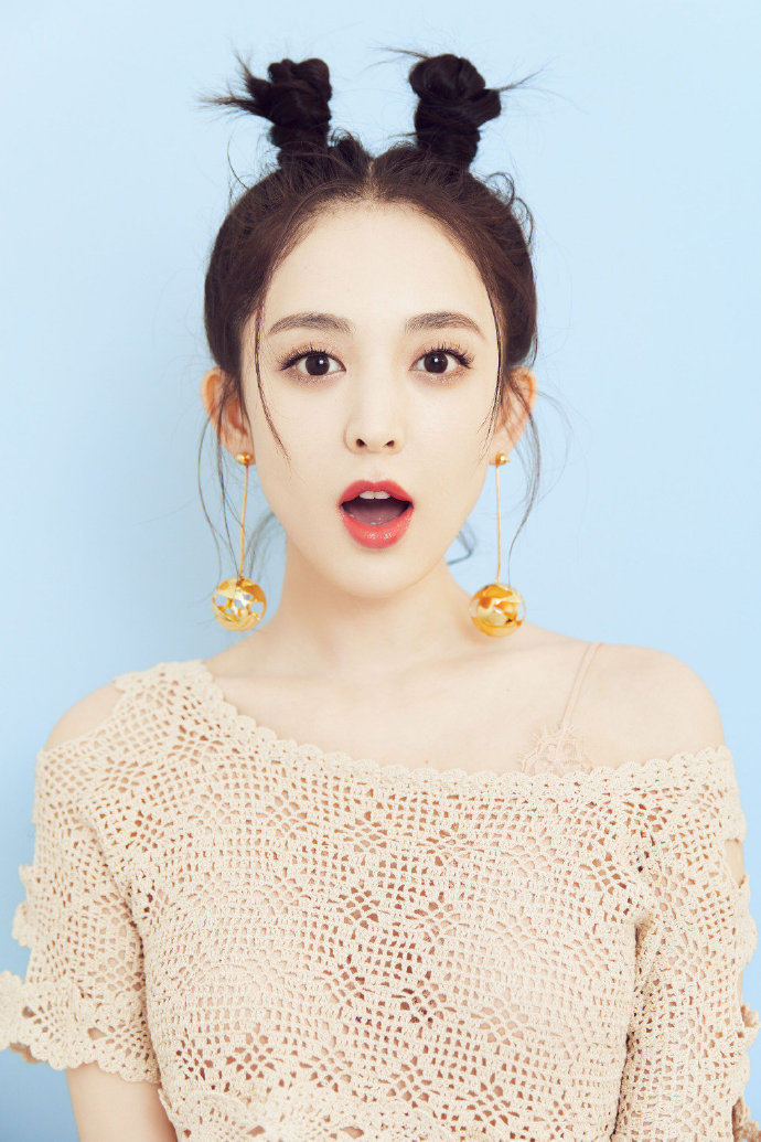 新疆美女图片 &ldquo;哪吒头&rdquo;的古力娜扎可爱又俏皮 9