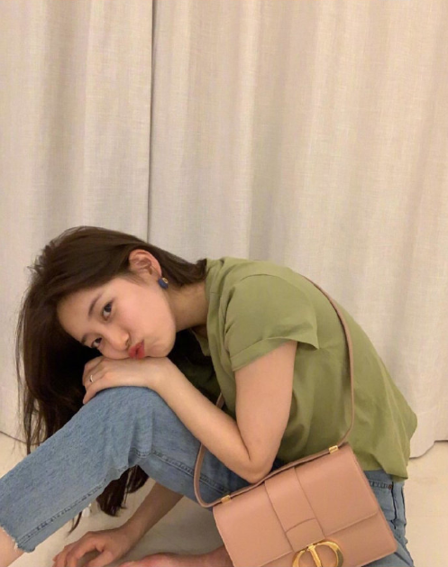 韩国美女歌手裴秀智私房图片 2