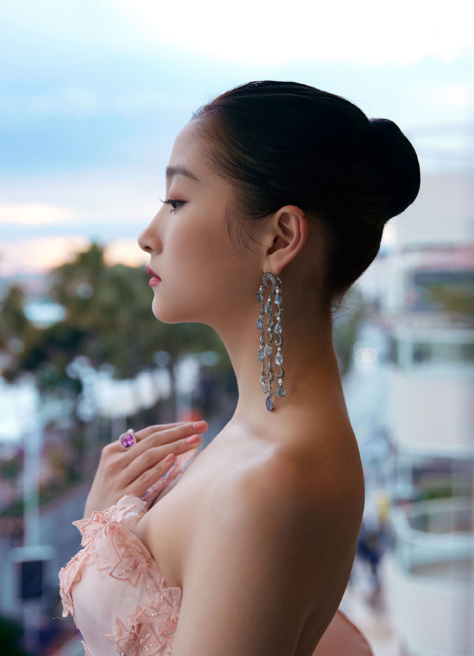 北京美女图片 大眼美女明星关晓彤戛纳行美图 3