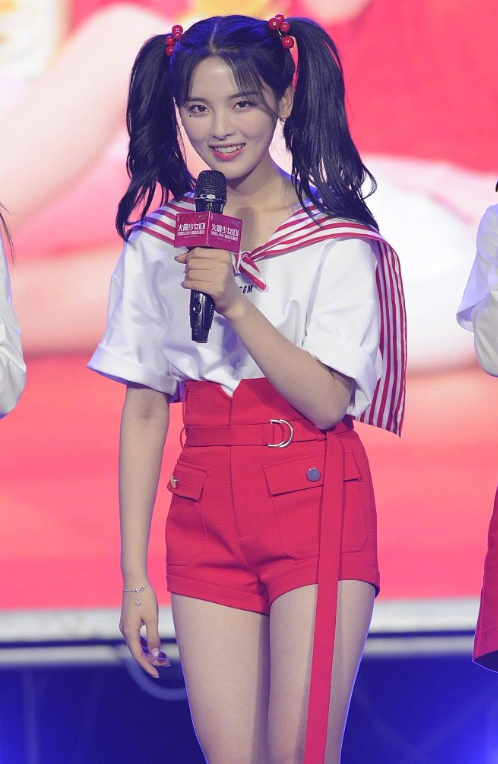 火箭少女沈阳见面会杨超越双马尾水手服造型图 6
