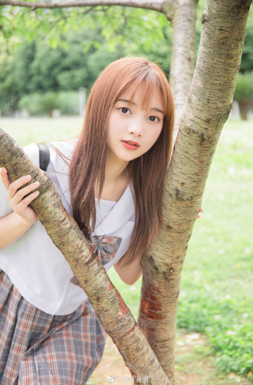 清纯学生妹户外写真美女图片 2